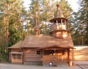 Еще один деревянный храм монастыря