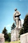 Памятник В. И. Ленину у шлюза №1 супротив пристани "Большая Волга" - самый высокий в памятник вождю в мире! (для сравнения - автора у подножия почти не видно!)