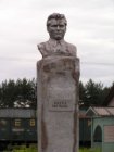 Памятник С. М. Кирову у железнодорожного вокзала